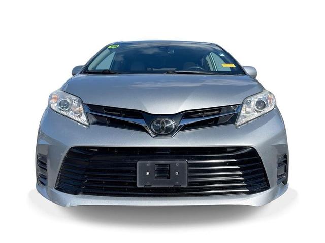 2019 toyota sienna le