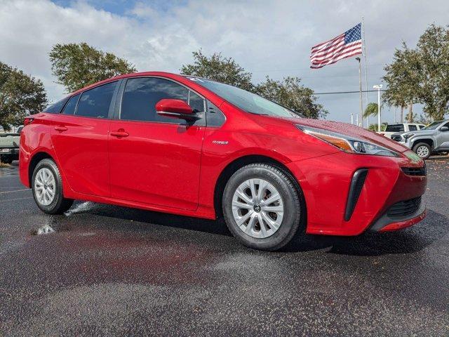 2021 toyota prius l