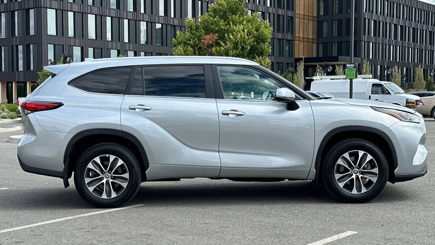 2023 toyota highlander l