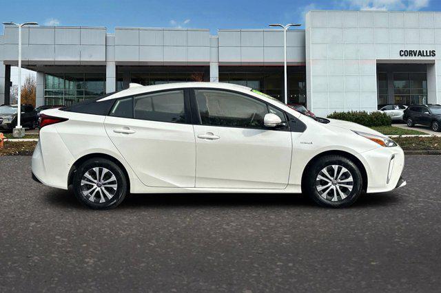 2020 toyota prius le