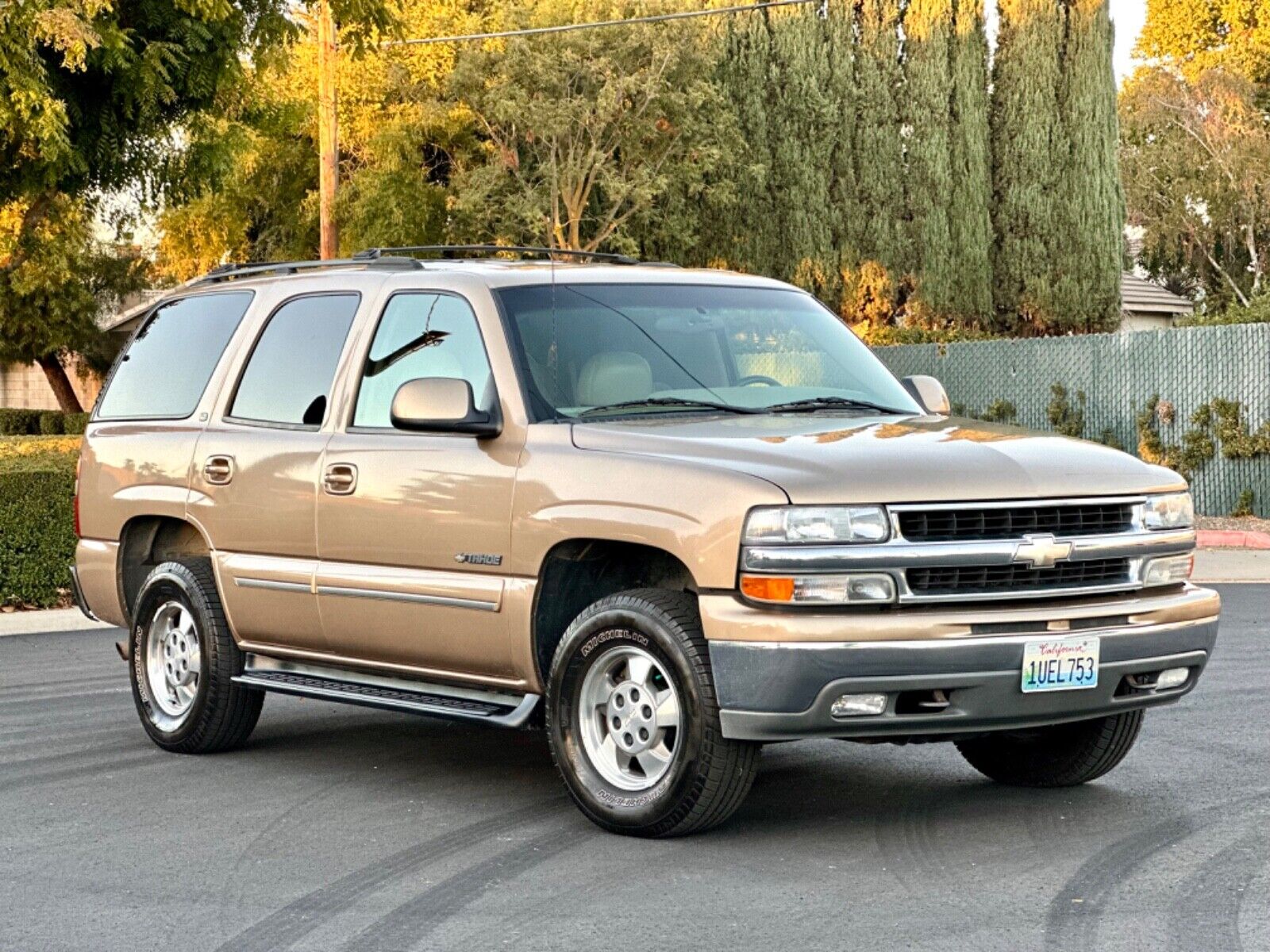 2001 chevrolet tahoe . 1 owner...super clean ...low miles