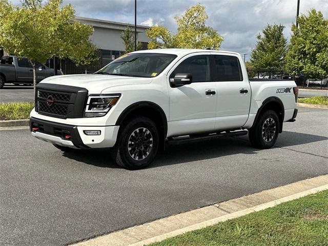 2024 nissan titan pro-4x