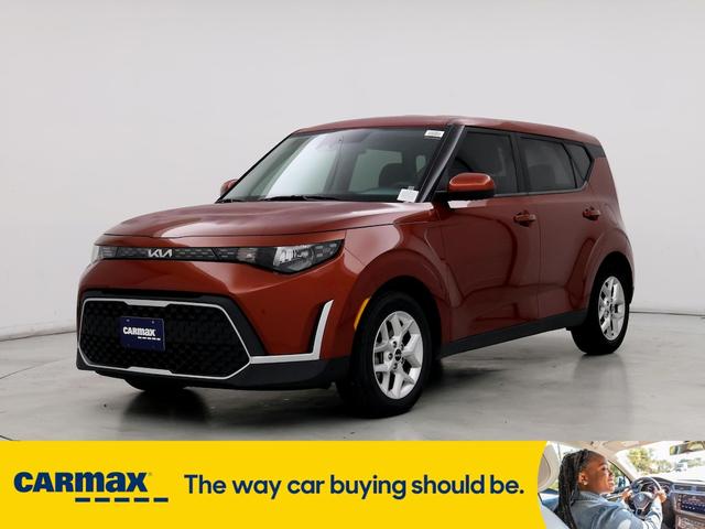 2023 kia soul lx