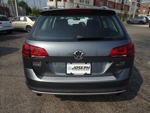 2017 volkswagen golf alltrack s