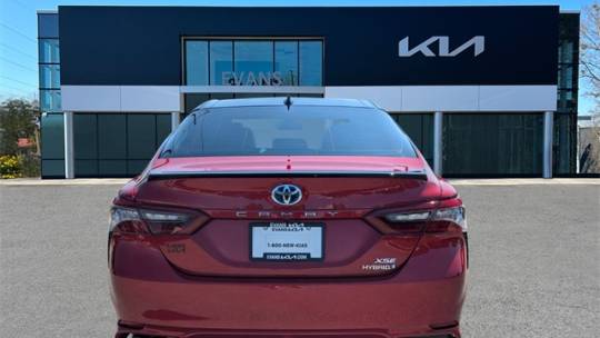 2022 toyota camry hybrid xse