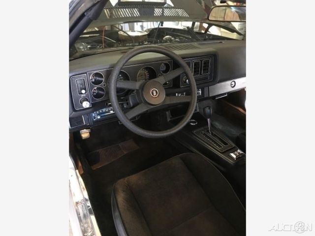 1979 chevrolet camaro,350ci v8,700r4 4-spd automatic,headman headers,3" exhaust