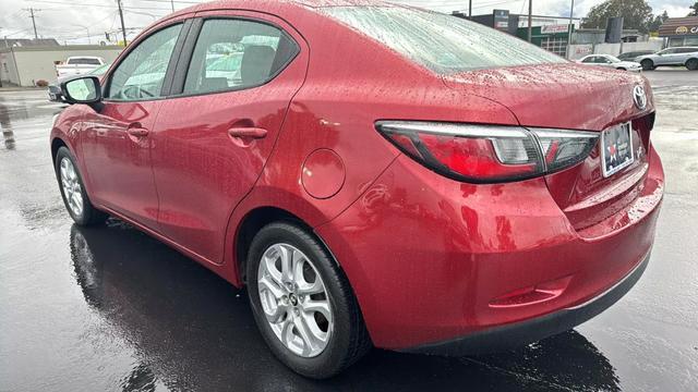 2017 toyota yaris ia base