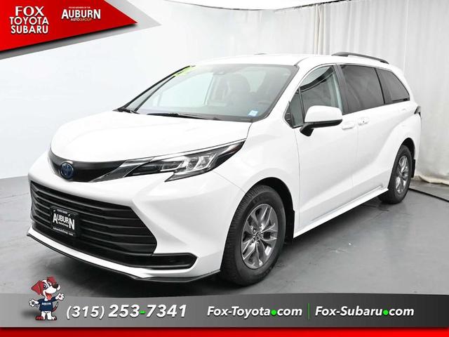 2022 toyota sienna le