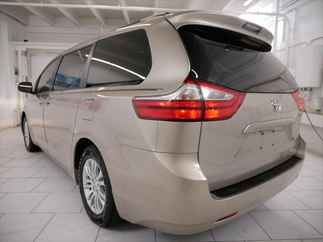 2017 toyota sienna xle
