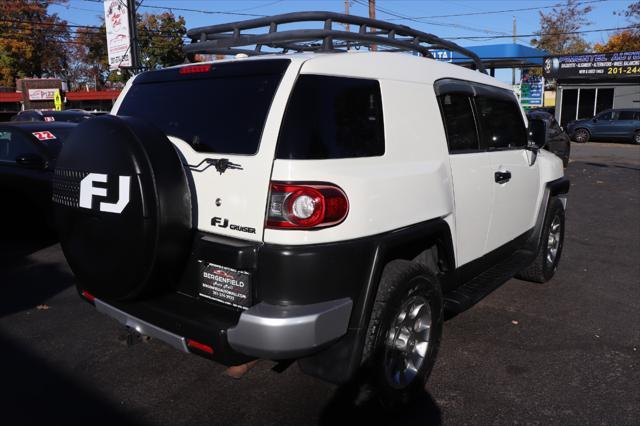 2013 toyota fj cruiser base