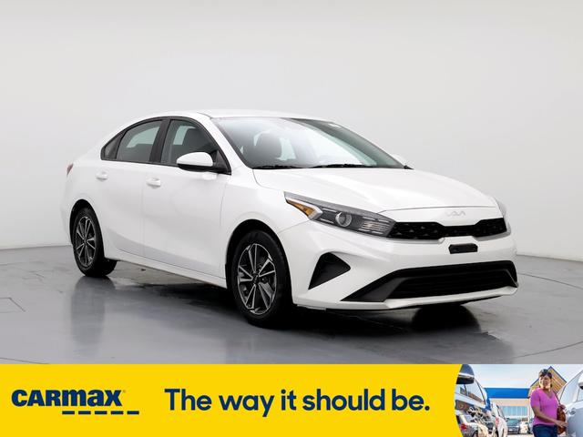 2022 kia forte lxs