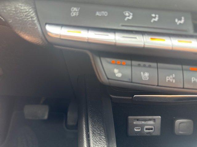 2022 cadillac xt4 premium luxury