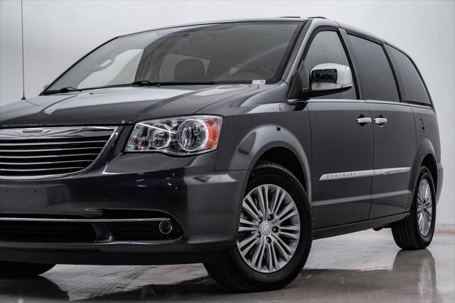 2016 chrysler town & country touring-l