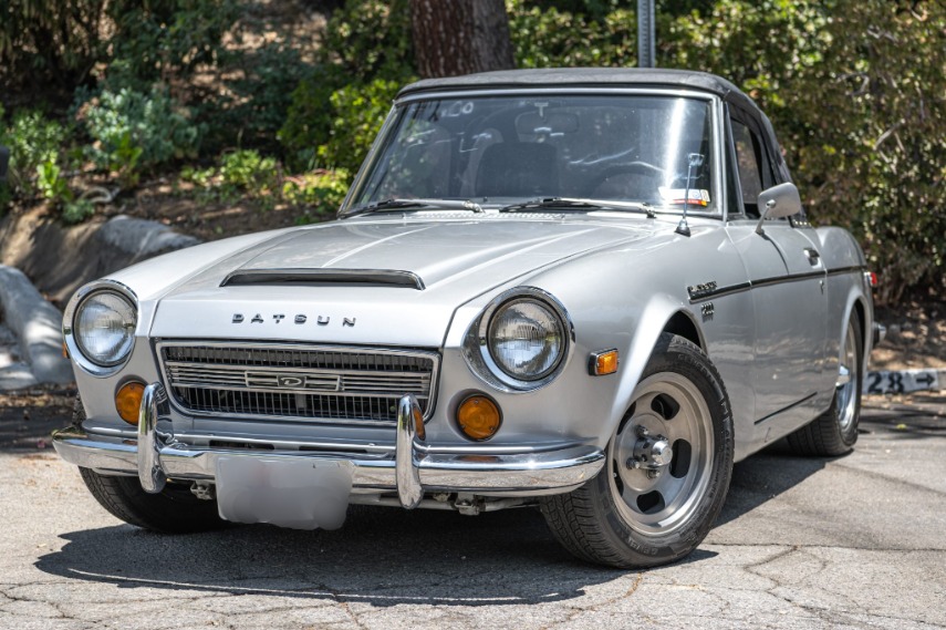 1970 datsun 2000 roadster 5-speed