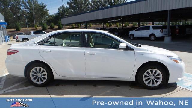 2017 toyota camry hybrid le
