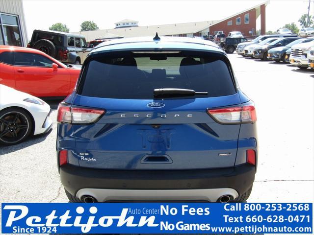 2022 ford escape se