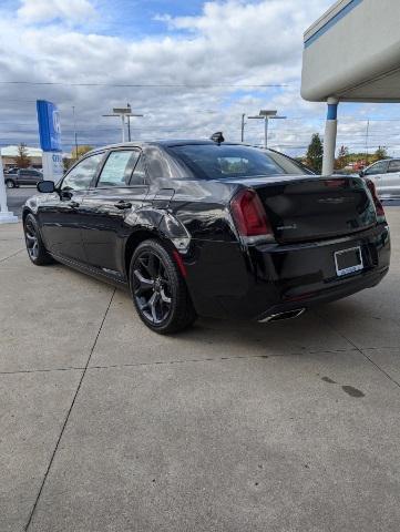 2023 chrysler 300 s