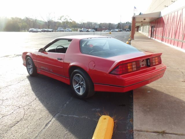 1987 1985 1986 1988 1989chevrolet camaro -very solid iroc z- new paint- sweet 80