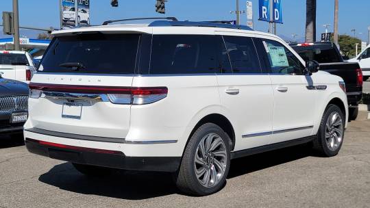 2024 Lincoln Navigator