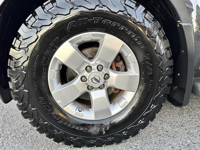 2012 nissan frontier sv