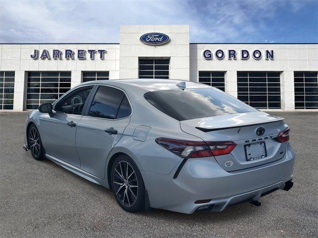 2022 toyota camry se