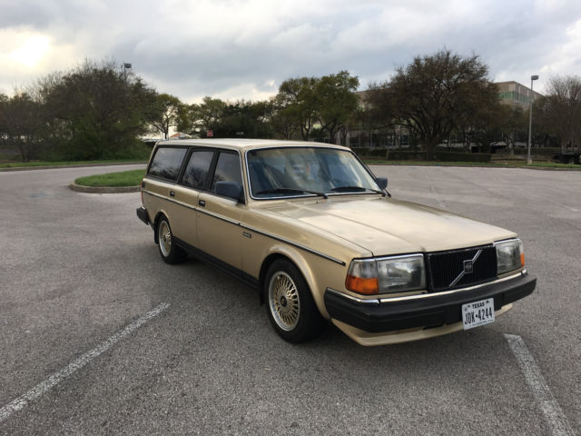 1986 volvo 245 wagon, manual transmission