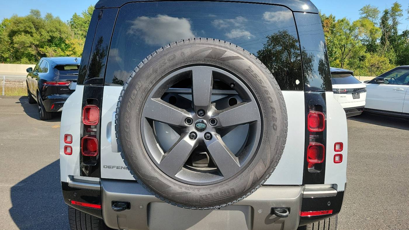 2024 land rover defender 110 p400 x-dynamic se