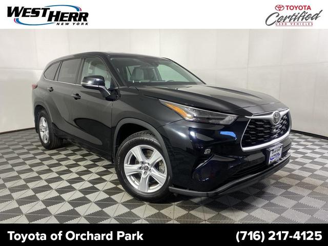 2022 toyota highlander le
