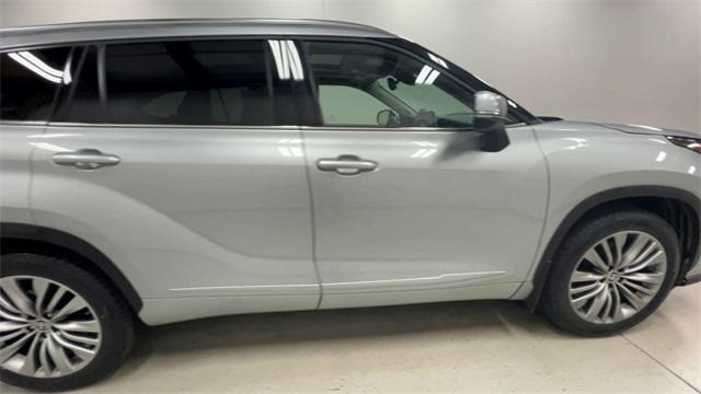 2021 toyota highlander platinum