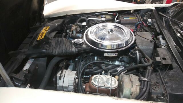 1981 chevrolet corvette base 5.7l