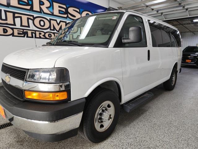 2018 chevrolet express 3500 lt