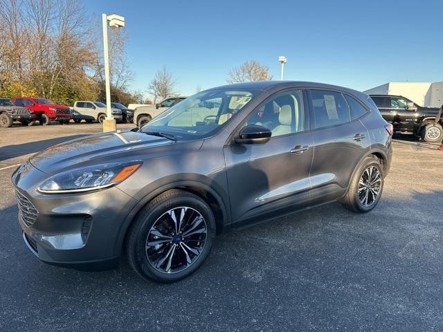 2022 ford escape se