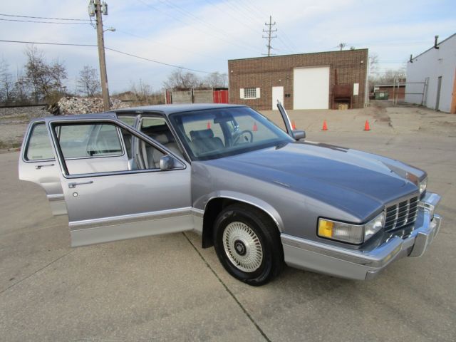 1991 cadillac sedan deville - absolutely beautiful in and out! - 4.9 engine