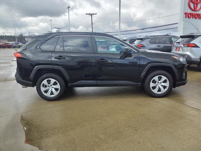 2021 toyota rav4 le