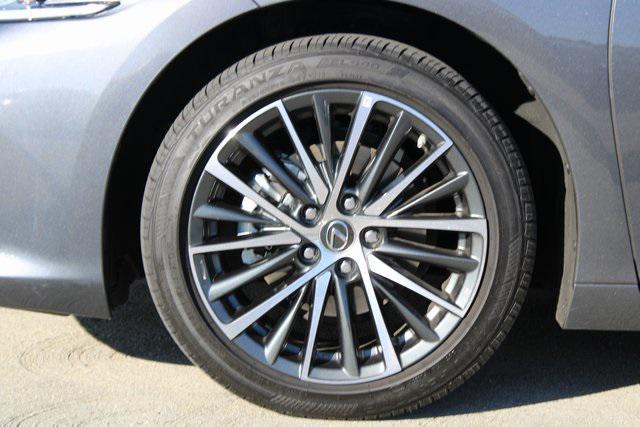 2024 lexus es 300h base