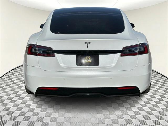 2022 tesla model s base