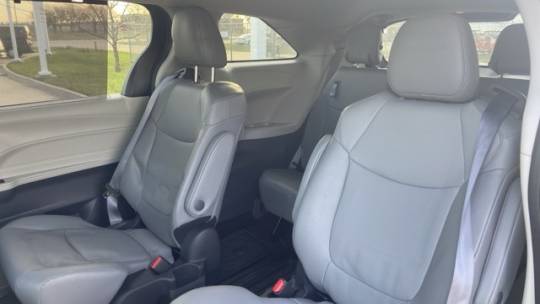 2023 toyota sienna xle 7-passenger