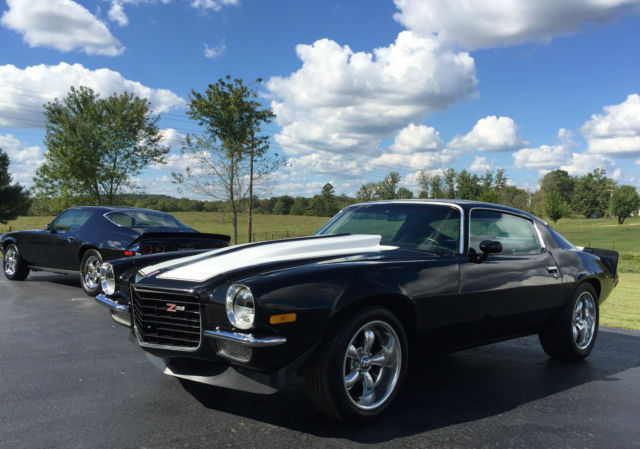 1973 chevy camaro! ls1 engine, 400 turbo trans! great driver! black on black!