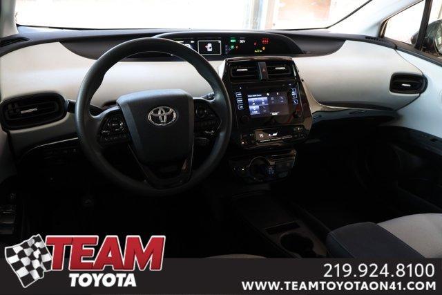 2019 toyota prius le