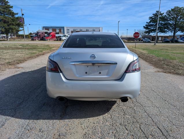 2014 nissan maxima sv
