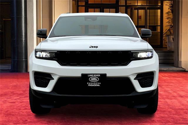 2022 jeep grand cherokee altitude