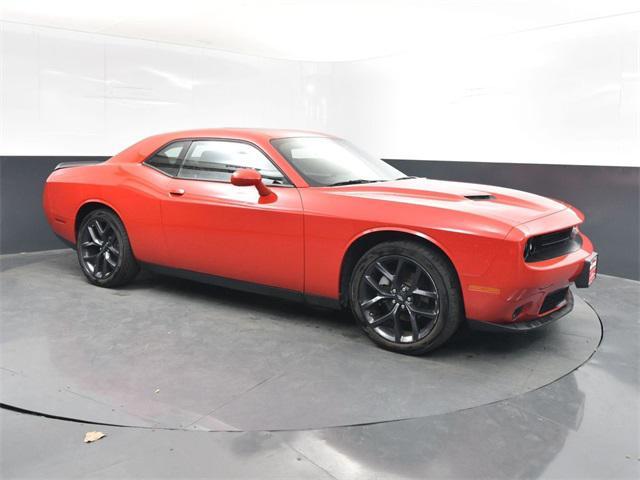 2022 dodge challenger sxt