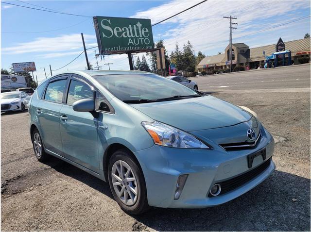 2013 toyota prius v two