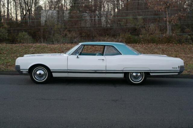 1965 oldsmobile ninety-eight 2-door hardtop