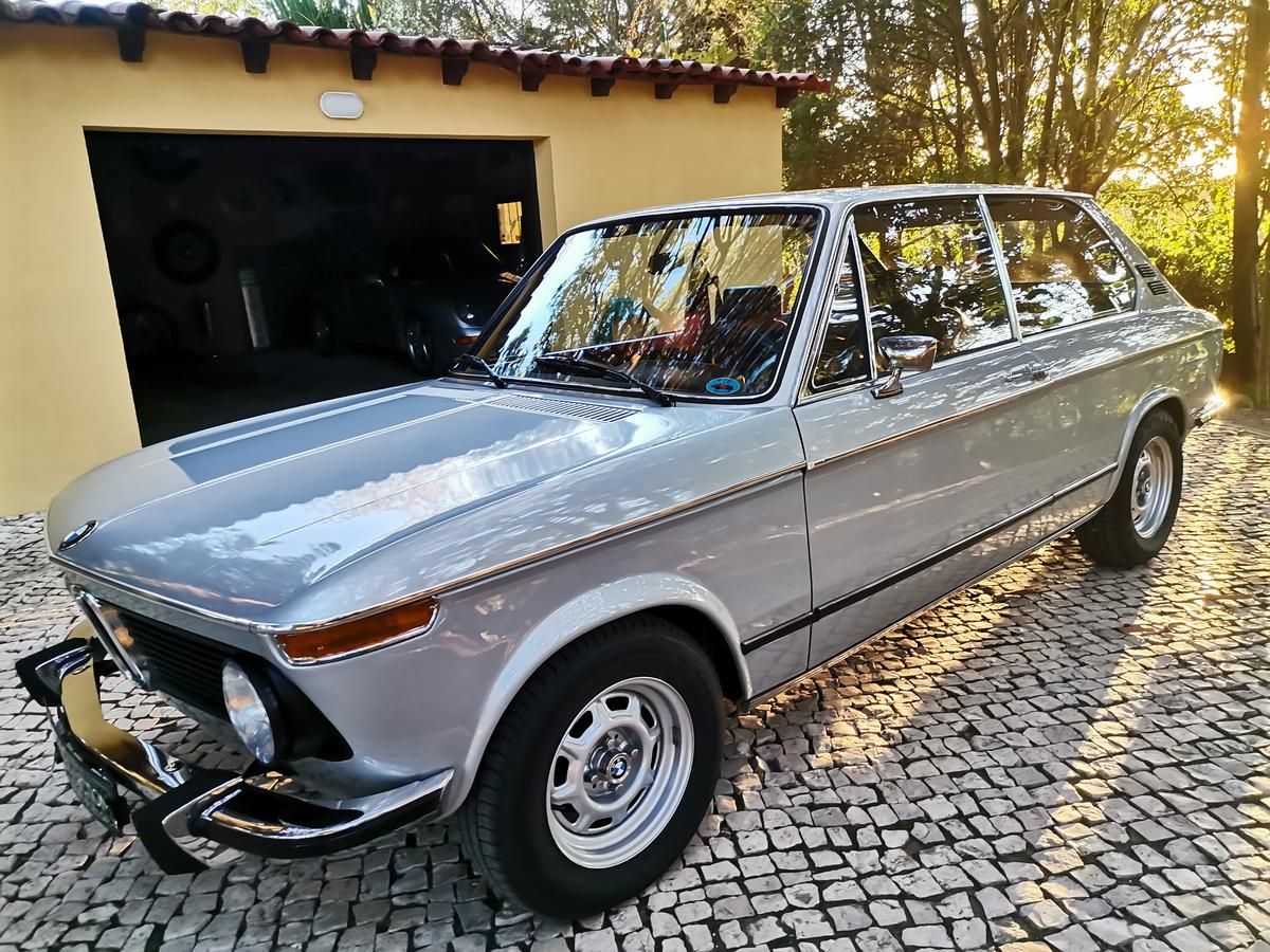 1974 bmw 2002tii touring