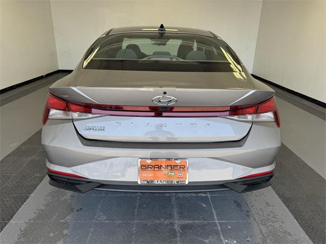 2023 hyundai elantra se