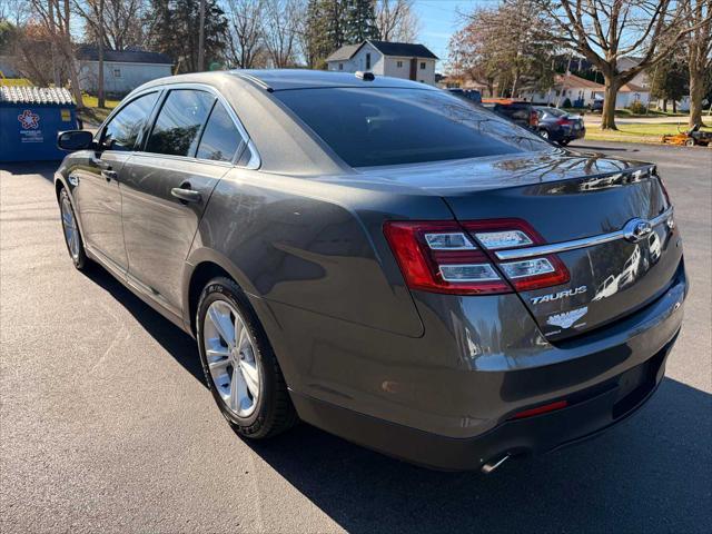 2017 ford taurus se