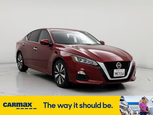 2022 nissan altima sv
