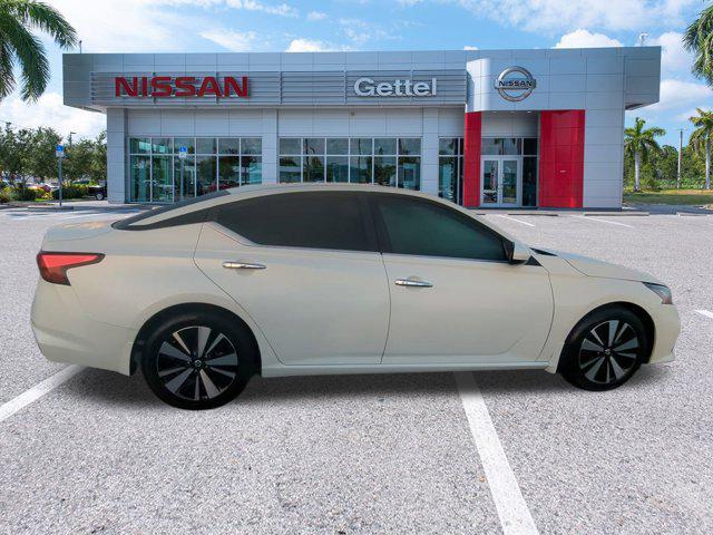 2022 nissan altima 2.5 sv