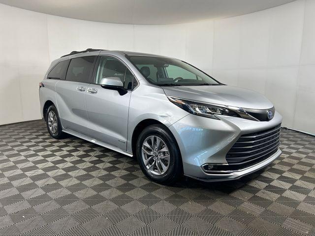 2021 toyota sienna xle